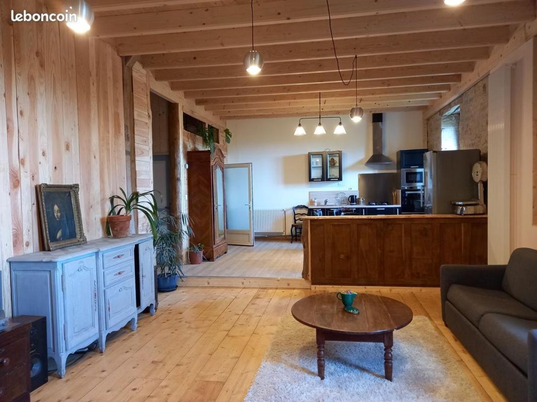 Appartement De Charme Dans Une Maison Isolee Presilly  Eksteriør billede